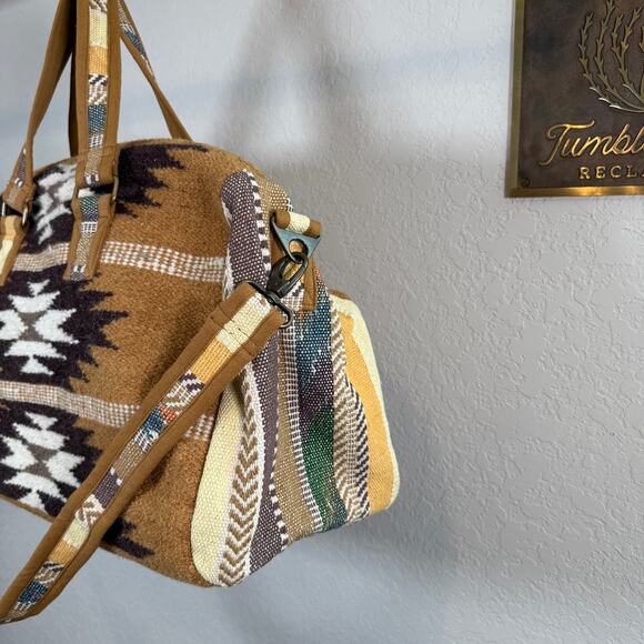 Women's Panache Apparel Tan Brown Cream Western Duffel Bag Weekender NEW - Picture 8 of 9